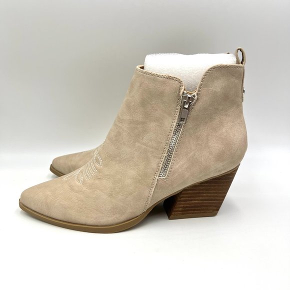 DV Dolce Vita‎ Size 9 Beige Taupe Faux Vegan Leather Western Ankle Boots Shoes - Picture 6 of 15
